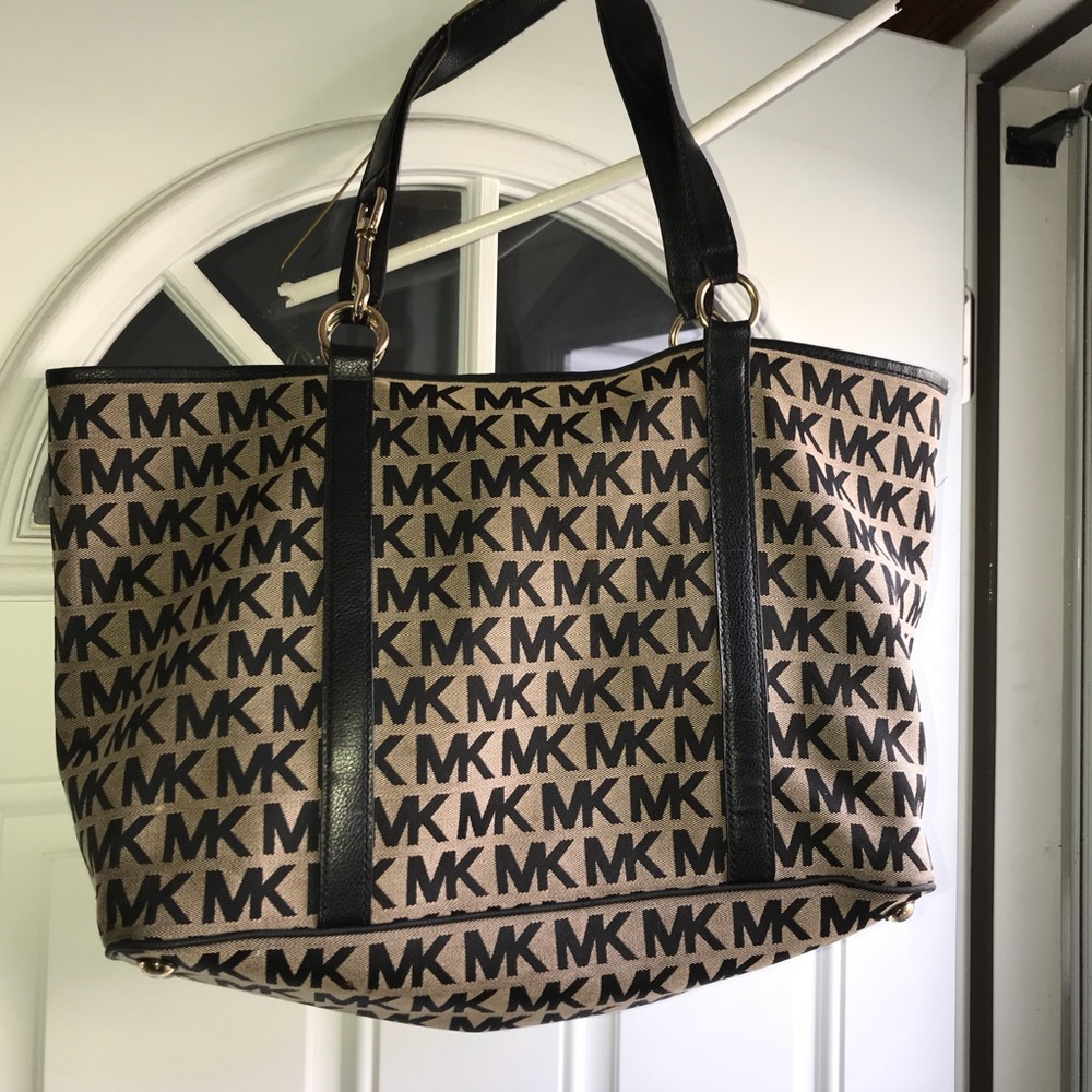 Large Michael Kors tote